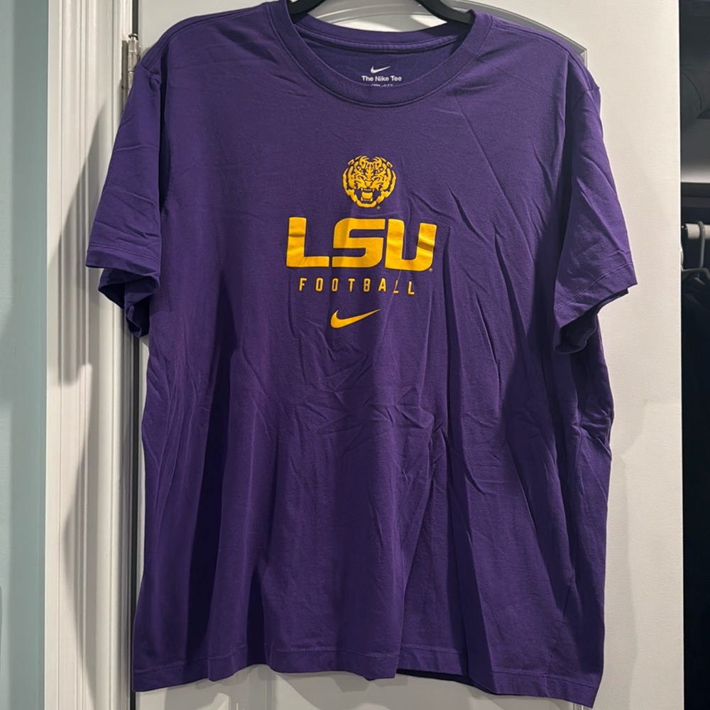 Men’s LSU Football T-shirt. Nike dri-fit. Purple. XXL. Very good cond.